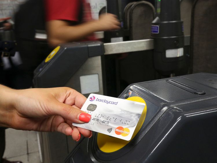 Contactless payment introduced on Oyster services