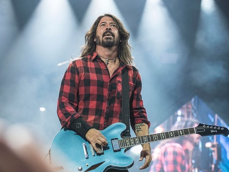 Dave Grohl broke his leg after falling off the stage in 2015