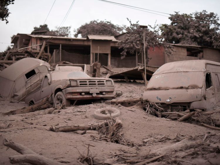 Vehicles displaced after the eruption