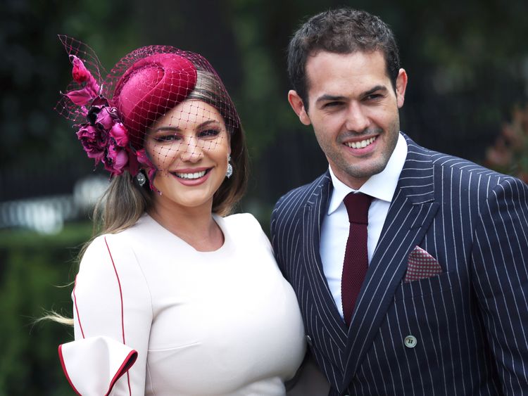 Kelly Brook admits taking her 'tummy in a bit' on Instagram Kelly Brook admits taking her 'tummy in a bit' on Instagram