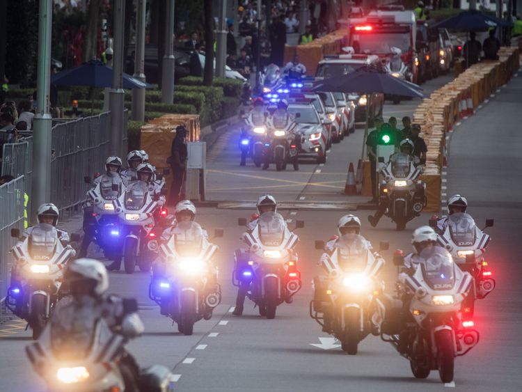 Police clear a major road in Singapore for Kim Jong Un&#39;s motorcade