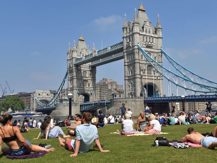 This weekend looks set to repeat the sunshine of the end of May bank holiday, which saw people flock outdoors