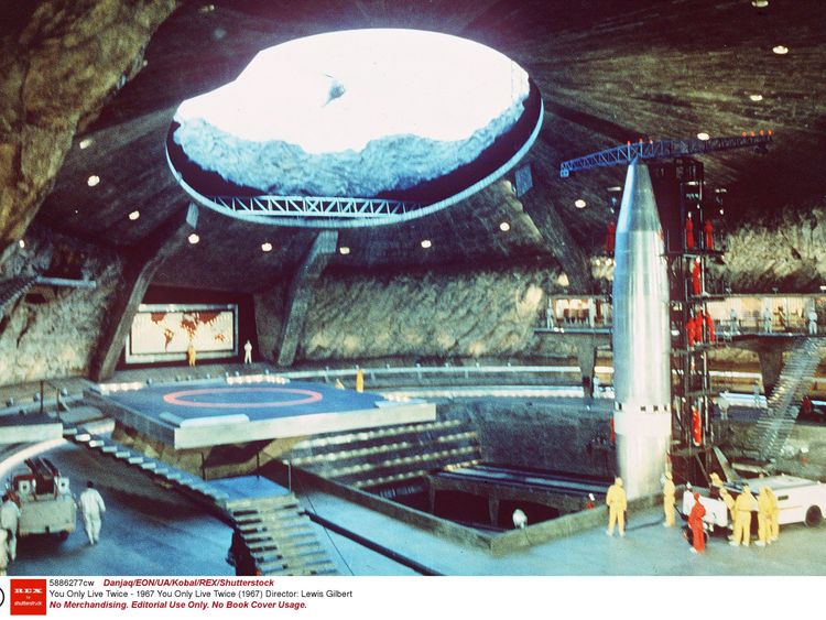 Volcano interior set for You Only Live Twice, 1967