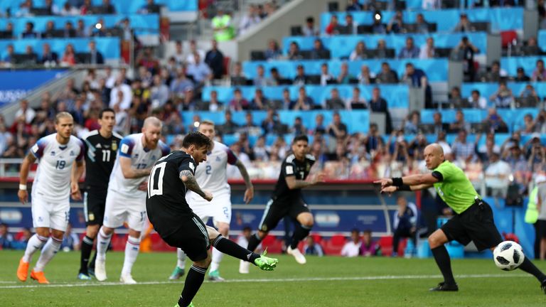 Lionel Messi fails to convert from the spot against Iceland