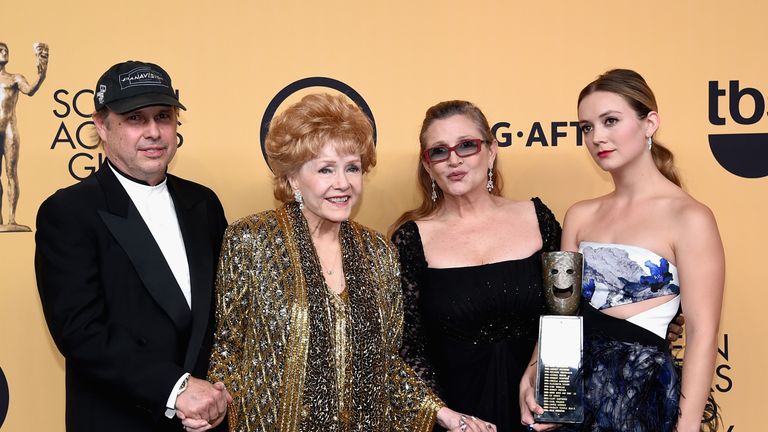 Todd Fisher with mother Debbie Reynolds, sister Carrie Fisher and niece Billie Lourd in 2015