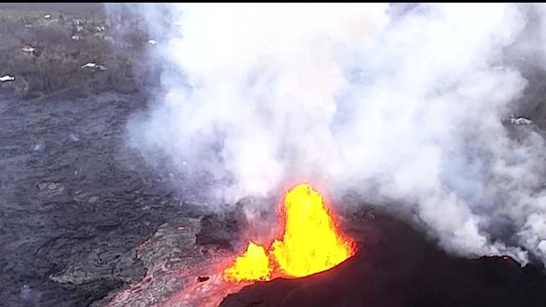 Kilauea Volcano erupts huge fountains of lava in Hawaii