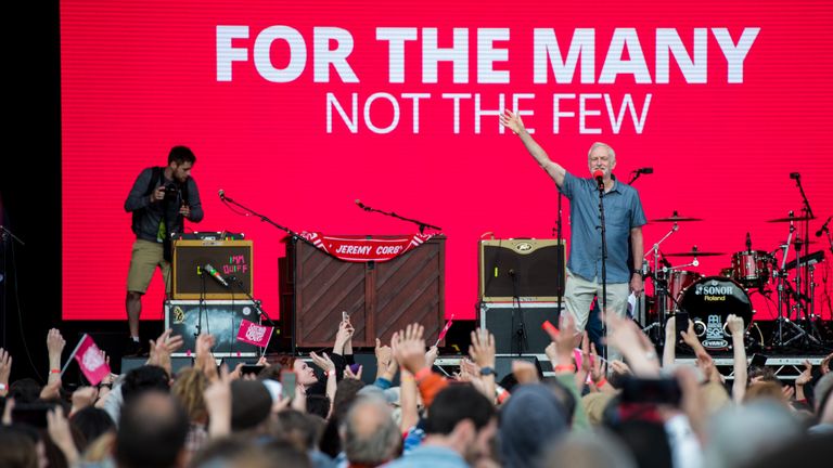 Mr Corbyn went out to chants of &#39;oh, Jeremy Corbyn&#39;