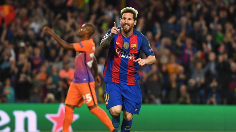 Lionel Messi plats for Barcelona in 2016