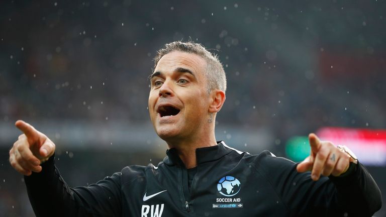 Robbie Williams will perform at the World Cup opening ceremony