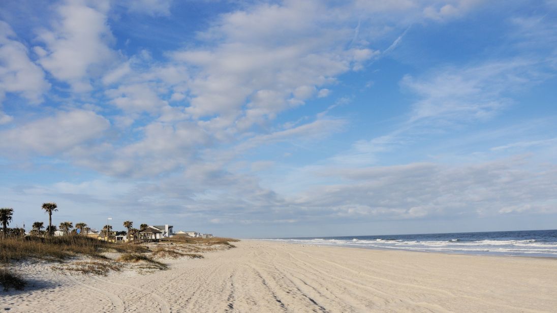 Florida's Fernandina Beach closed after reports of shark attacks