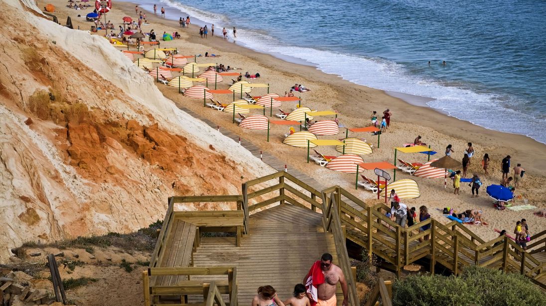 Europe’s EXTREME heatwave in pictures: Europeans melt as sweltering temperatures continue