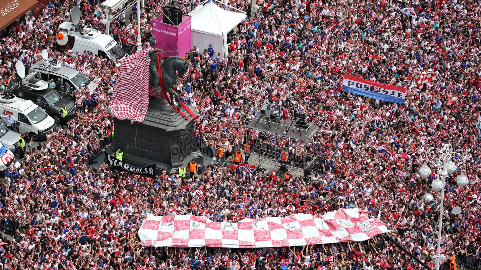 Croatia get hero's welcome in Zagreb despite losing World Cup final