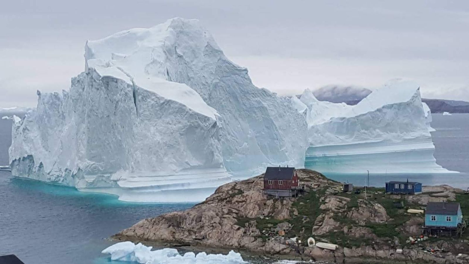 Iceberg extreme. Гренландия (остров). Каанаак Гренландия. Мыс Фарвель Гренландия. Гренландия и Исландия.