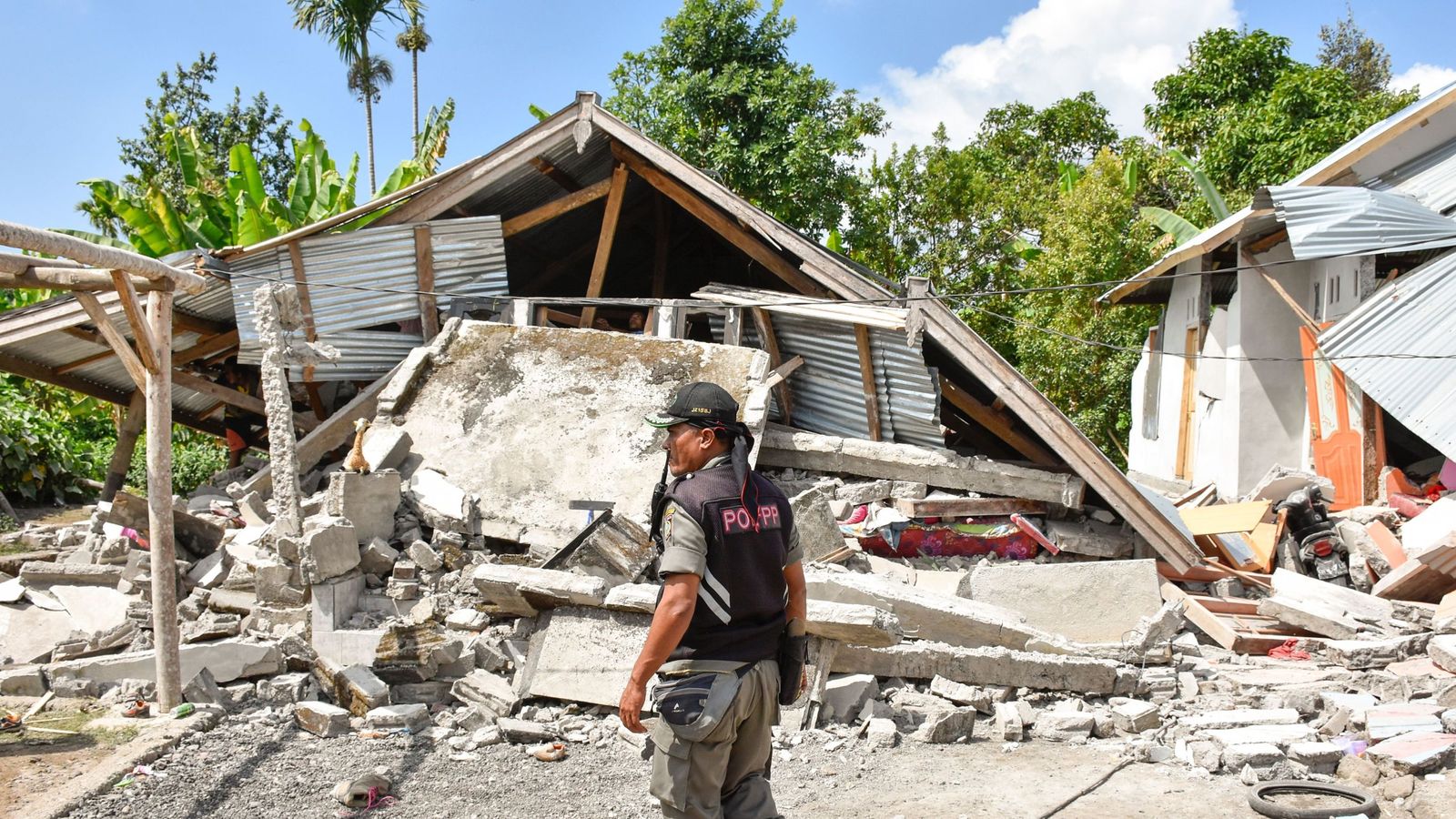 Lombok Earthquake: Hikers Being Rescued From Mount Rinjani After ...