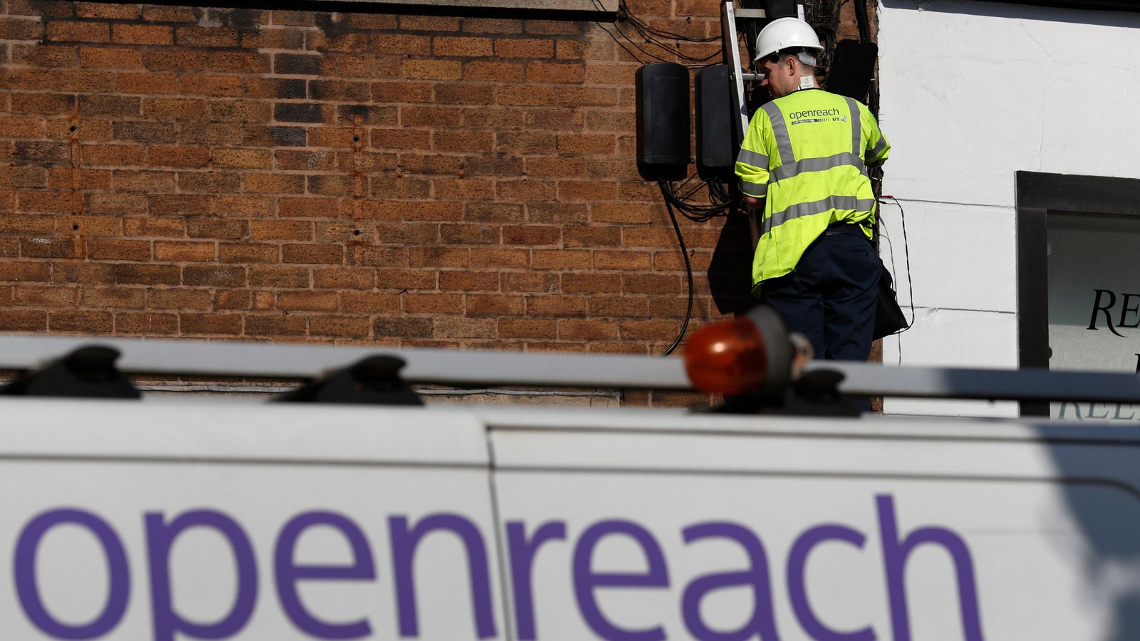 BT urges switch-off date for copper broadband service