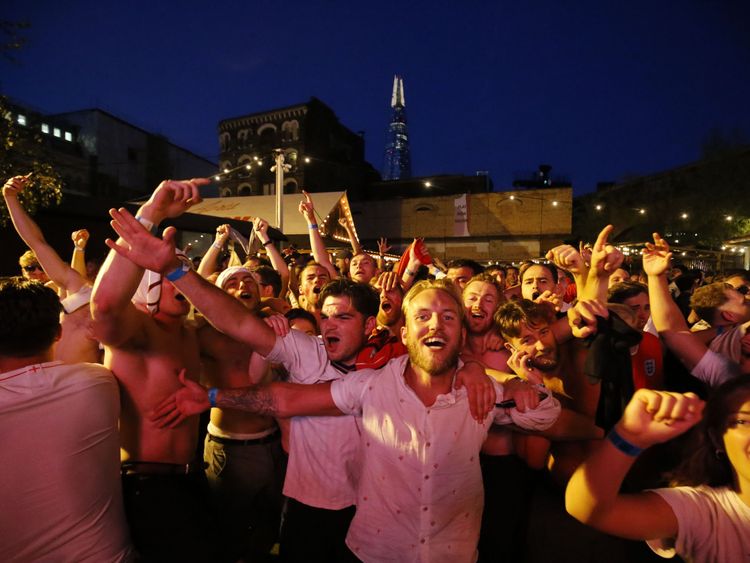   British fans celebrate the victory over Colombia. World Cup 