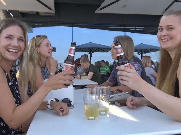 Beer fans cheers the brew in Helsinki