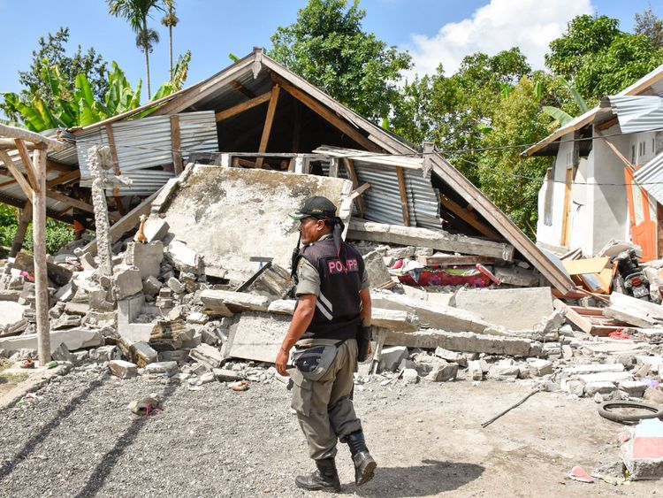 The quake destroyed many buildings on the island