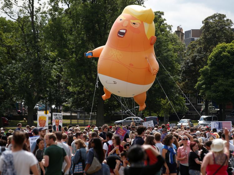 trump baby in edinburgh