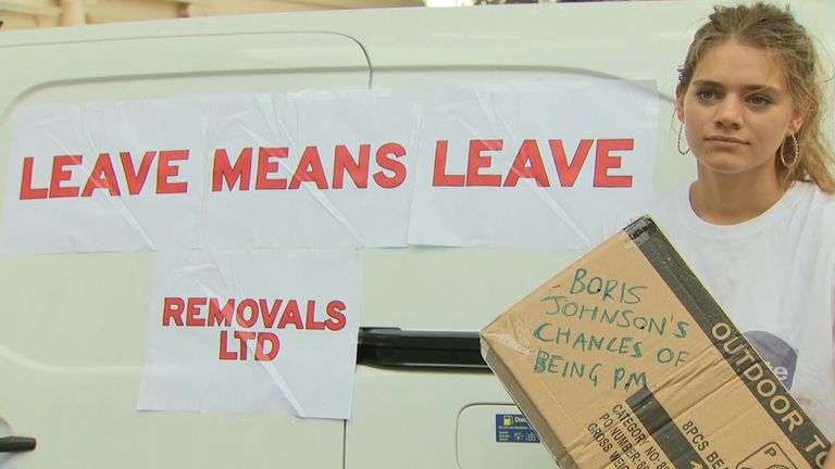 Protesters outside of the foreign secretary residence. 
