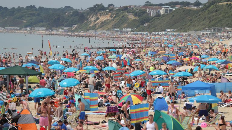 UK weather forecast: Temperatures to soar for next four weeks | UK News