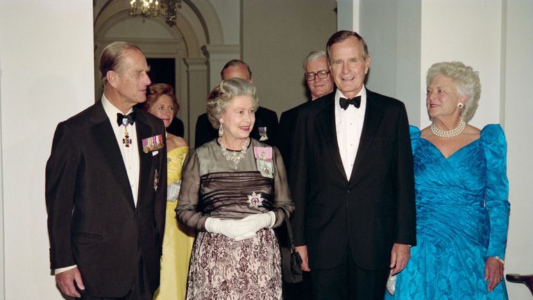 The Queen with George and Barbara Bush on May 16 1991 at the British Embassy in Washington