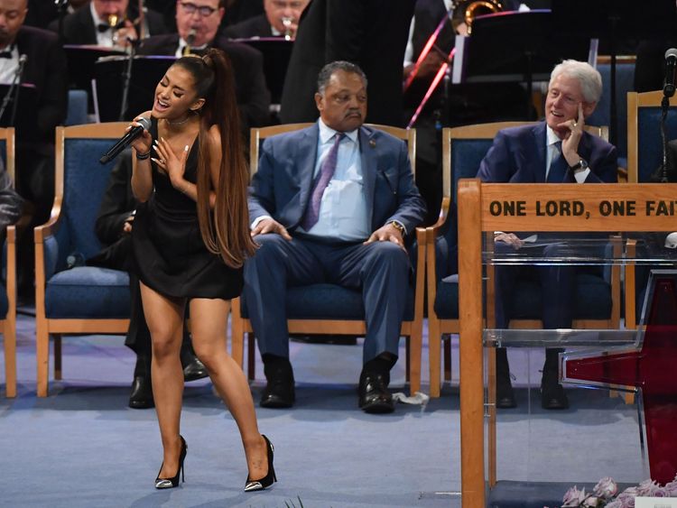 Ariana Grande sang Natural Woman as a musical tribute to Aretha Franklin