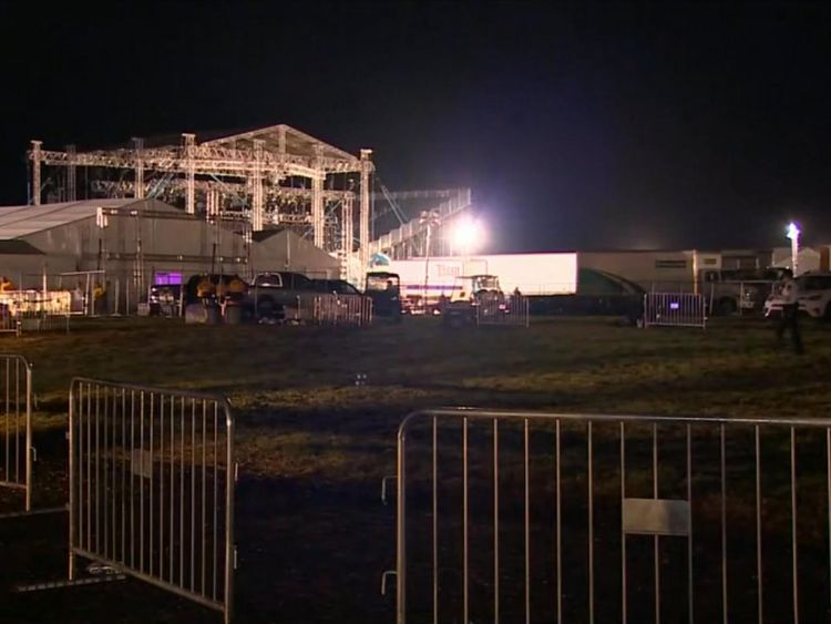 Fans were injured after an entrance collapsed in a storm at a Backstreet Boys concert in Oklahoma