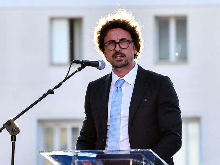 Italy&#39;s Infrastructure and Transport Minister Danilo Toninelli delivers a speech during a ceremony for the 153rd anniversary of the Italian Coast Guard (Guardia Costiera) at the command headquarters of the Italian Coast Guard Authorities in Rome, on July 18, 2018. (Photo by Andreas SOLARO / AFP) (Photo credit should read ANDREAS SOLARO/AFP/Getty Images)
