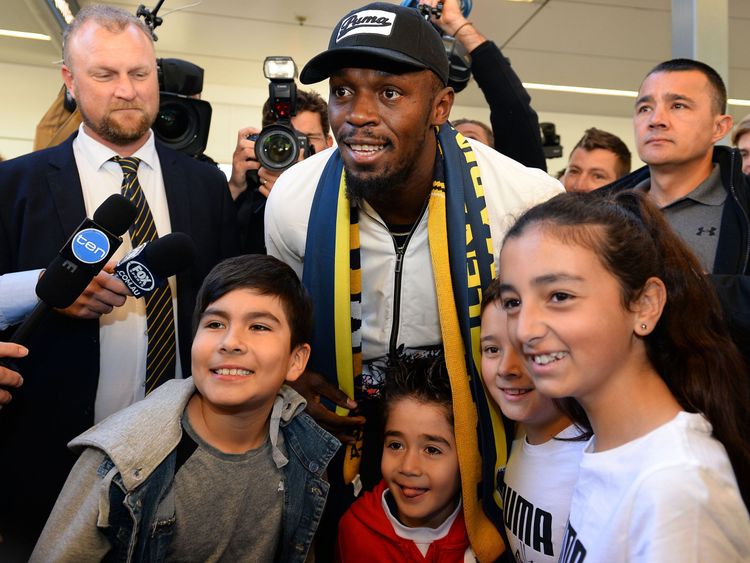 Usain Bolt: Fans gather for sprinting legend in Australia