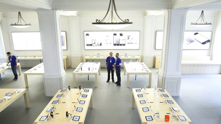 Preview of the new Apple Store in Amsterdam, on March 1, 2012. The new store, the first in the Benelux, opens his doors on March 3. AFP PHOTO/ANP ADE JOHNSON netherlands out (Photo credit should read ADE JOHNSON/AFP/Getty Images)
