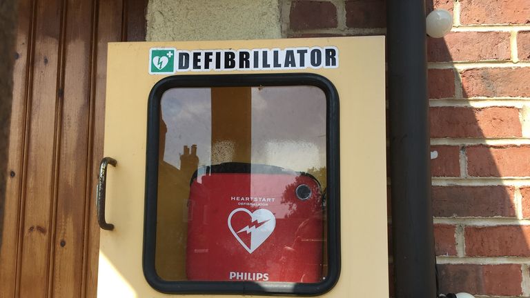 The defibrillator in the village of Smisby 