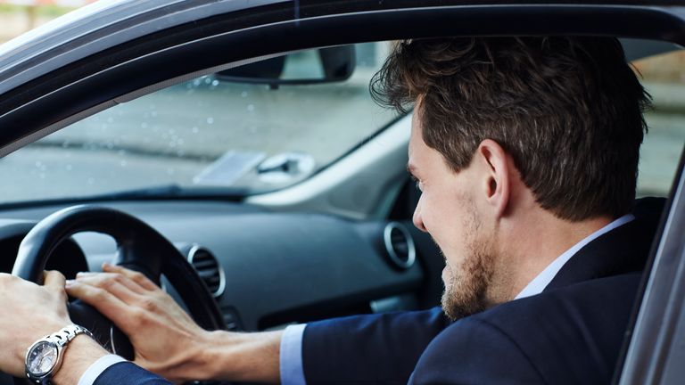 Women drivers 'less likely to be distracted than men', study finds