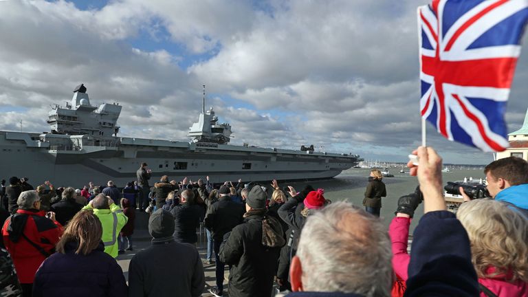 Aircraft carrier HMS Queen Elizabeth to set sail from Portsmouth for US ...