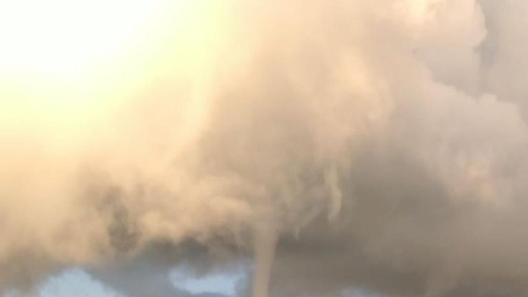 Atmospheric conditions form waterspout on Lake Zurich 