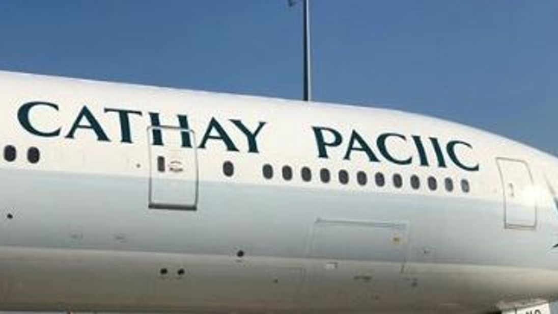 Cathay Pacific spells own name wrong on side of plane