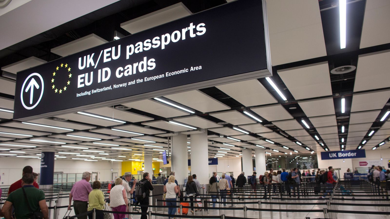 Non-EU migration to UK highest for 14 years - but EU migration slows | UK  News | Sky News