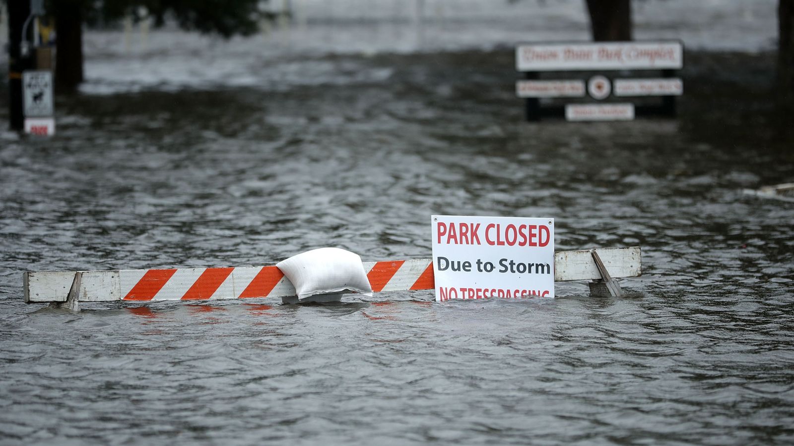 Hurricane Florence makes landfall in US with 'catastrophic' storm ...