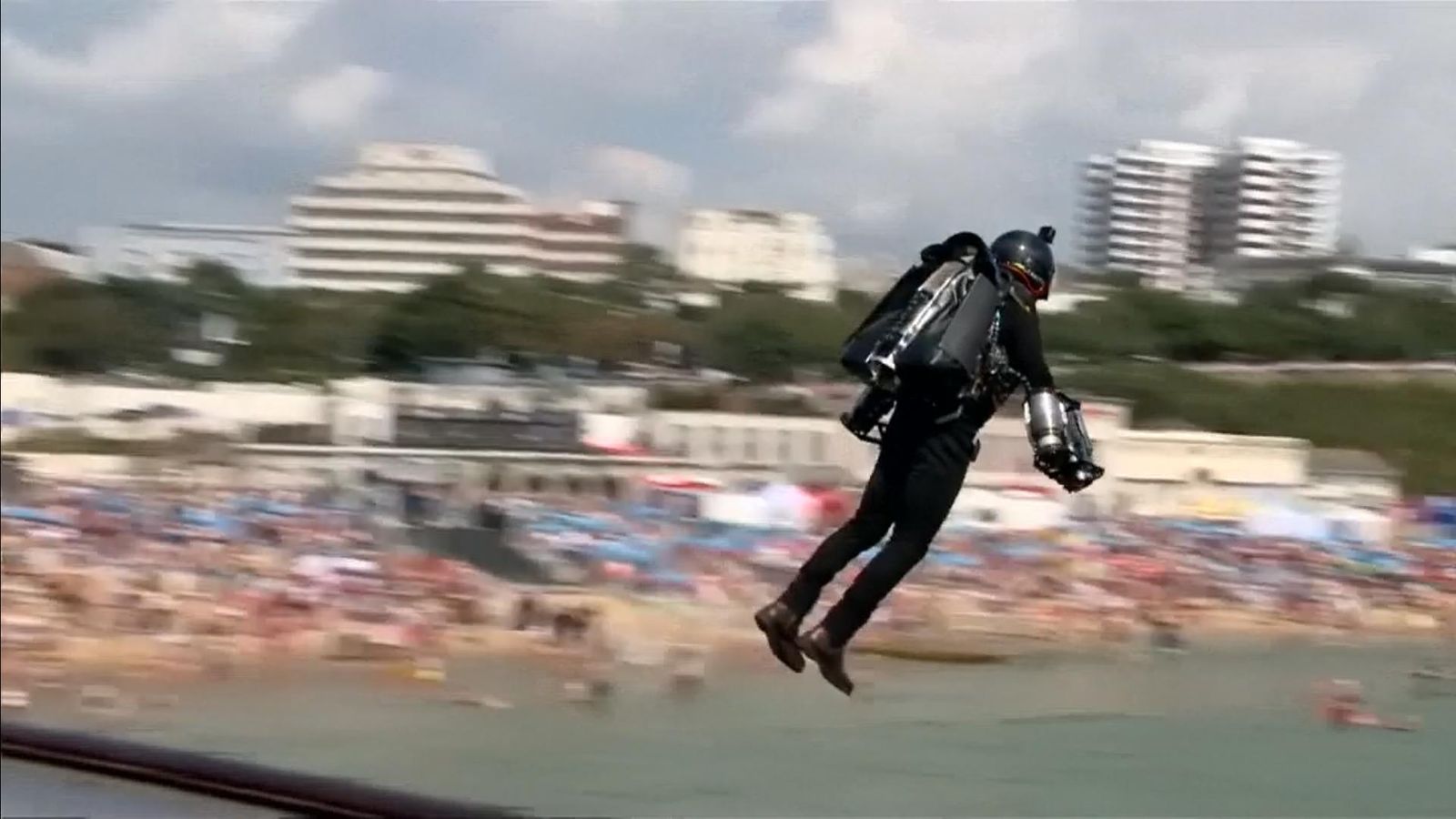 Jetpack pilot crashes after engine catches fire News UK Video News Sky News