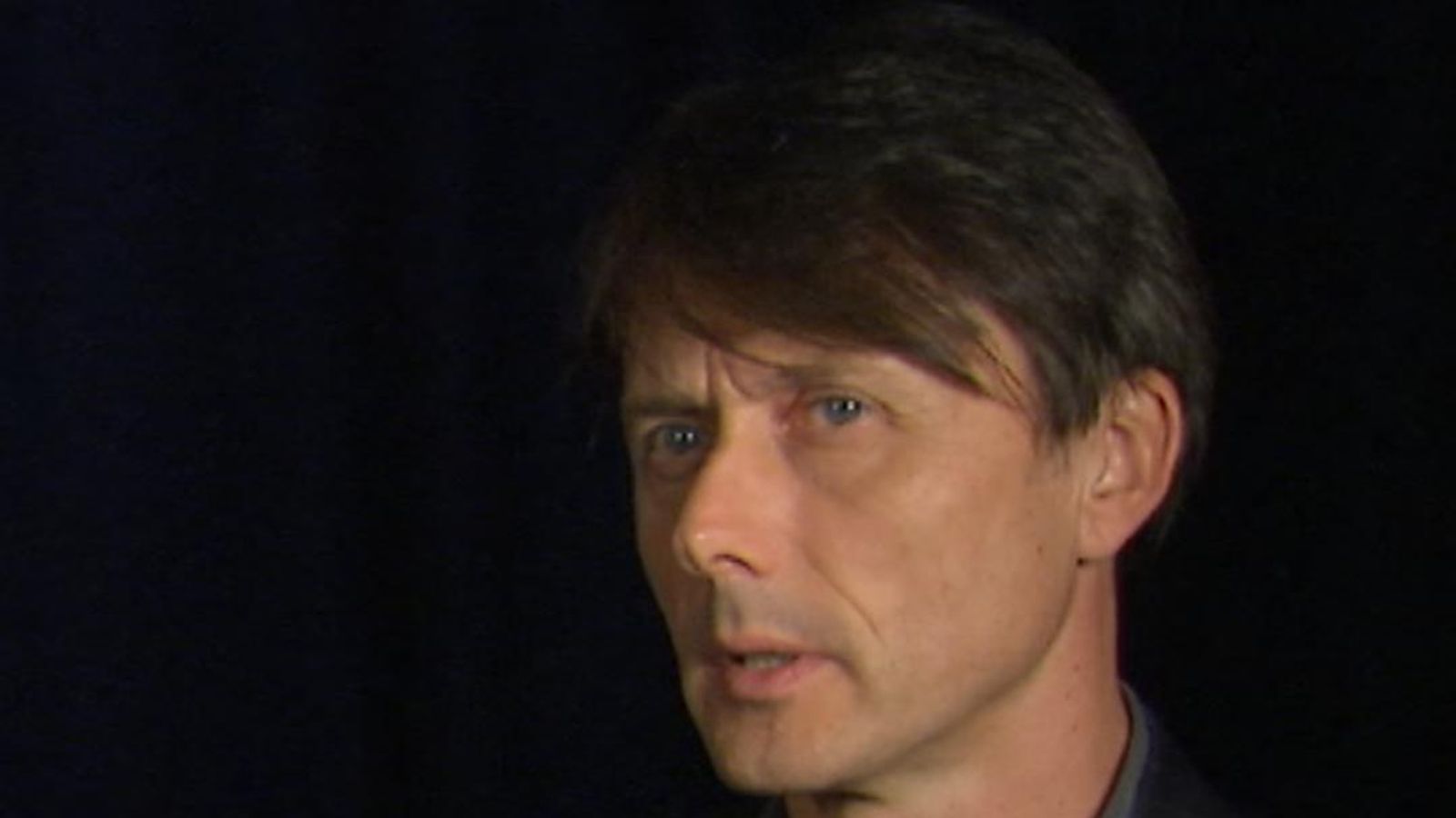 Suede singer Brett Anderson considers the job of an artist Ents