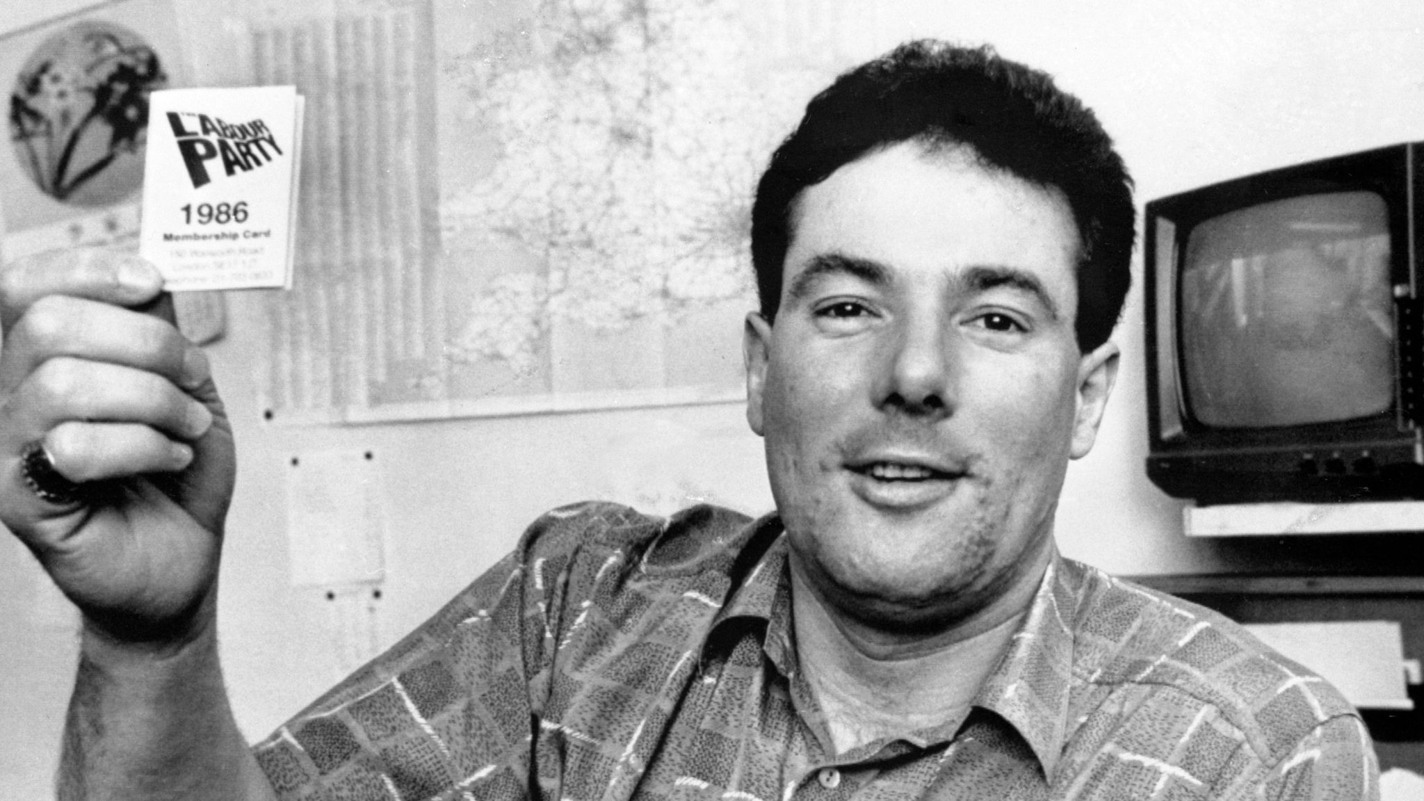 Derek Hatton 'rejoins Labour' 33 years after being expelled for being ...