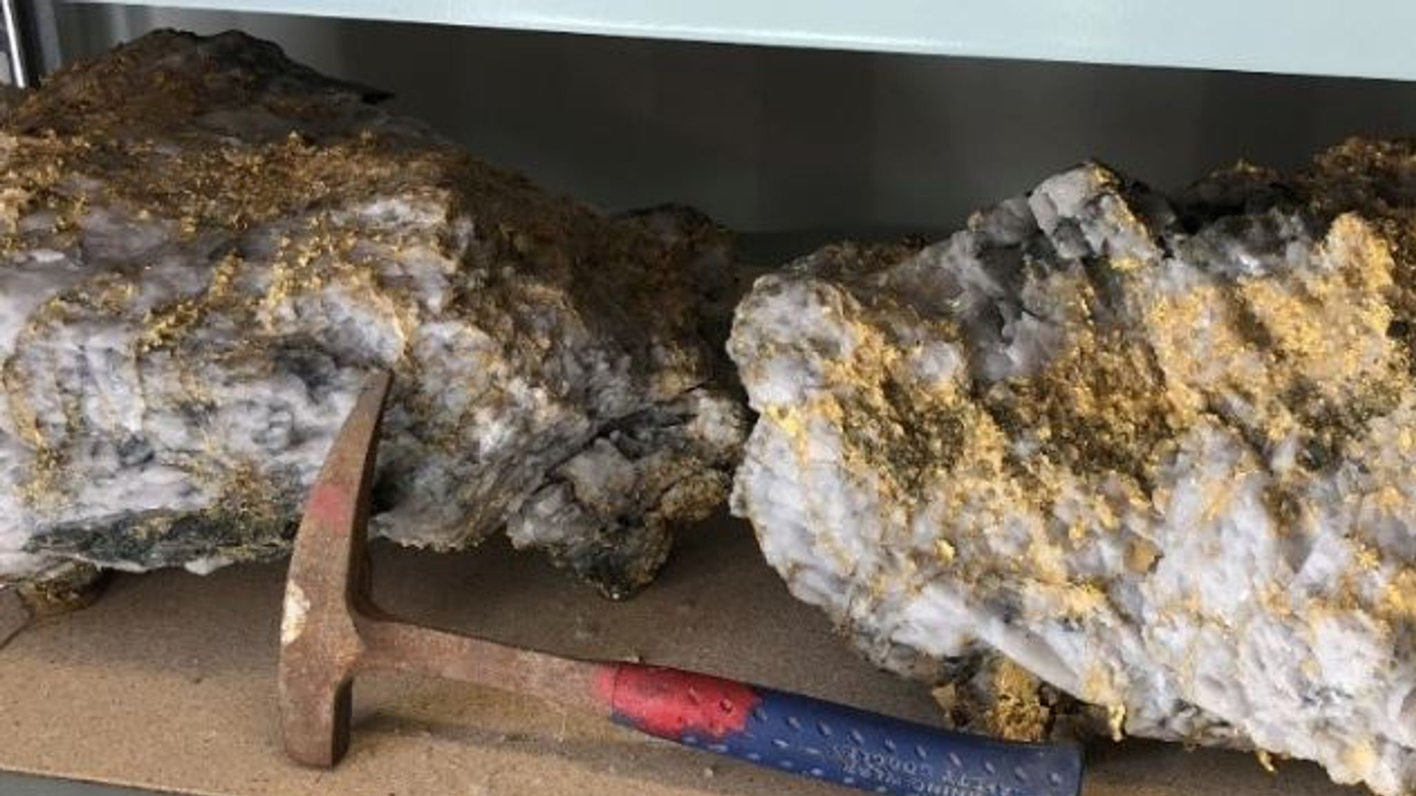 Massive gold-encrusted rocks worth millions found in Australia - World ...