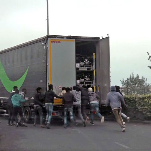 Calais tensions spread as migrants dash to catch lorries to UK