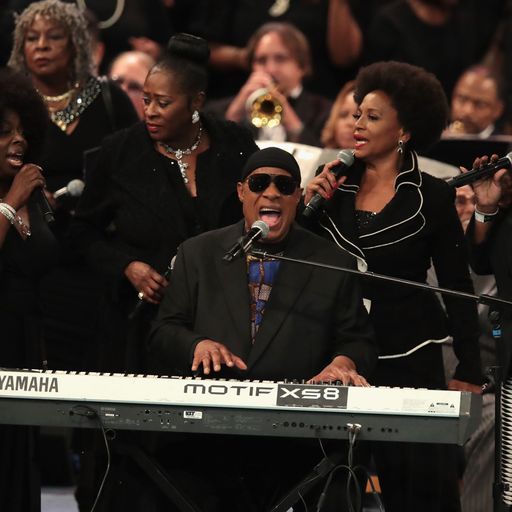 'Voice of a generation': Stars pay respects to Aretha Franklin at funeral