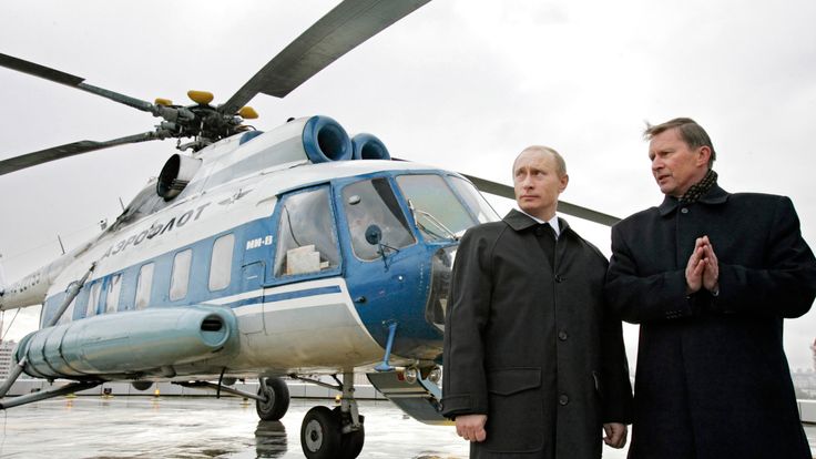 Vladimir Putin with former defence minister Sergei Ivanov on the roof of the GRU&#39;s new headquarters in 2006