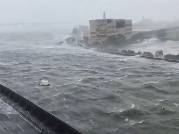 Intense high wind from Typhoon Jebi blows in Nishinomiya City, Hyogo Prefecture, Japan