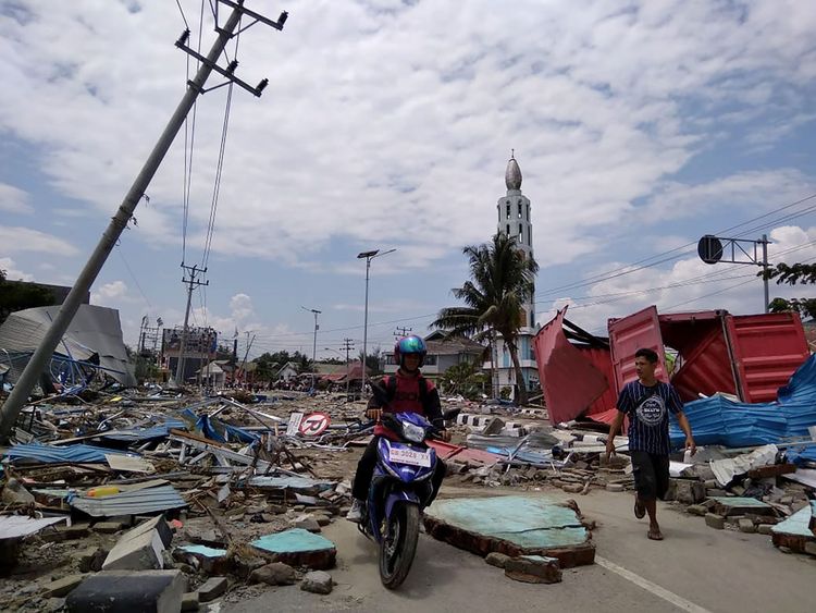 A street full of debris after an earthquake and tsunami hit Palu, on Sulawesi island 