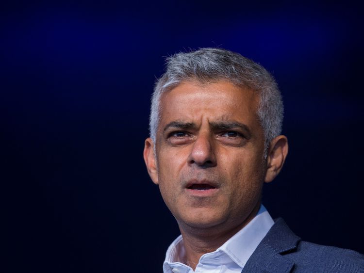 Mr Khan&#39;s backing for another vote is likely to add pressure on Jeremy Corbyn