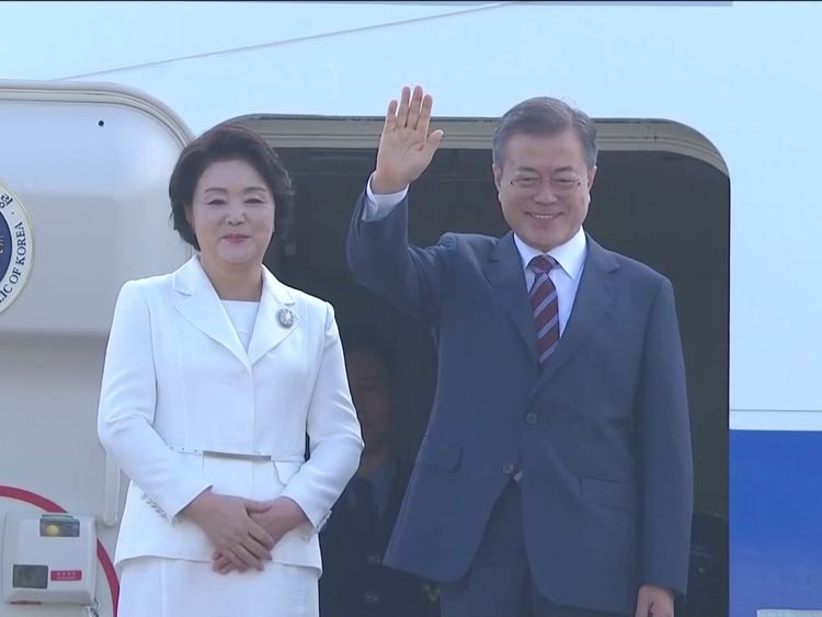 South Korean President Moon Jae-in and First Lady Kim Jung-sook depart for Pyongyang 