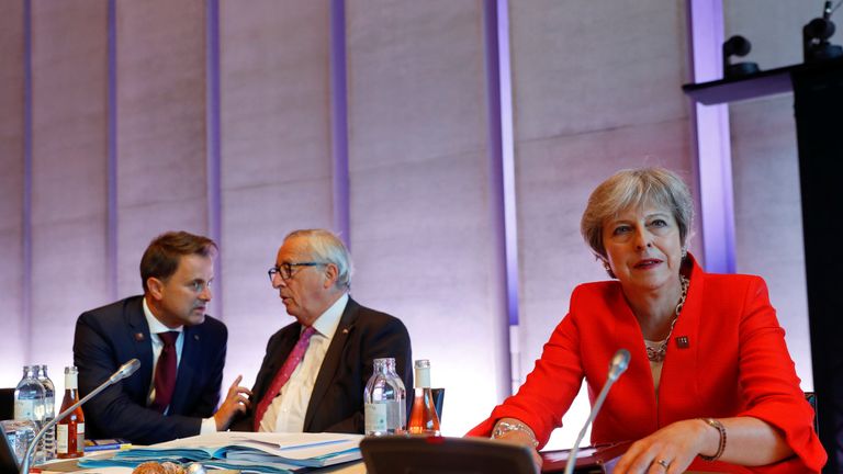 Theresa May, European Commission President Jean-Claude Juncker and Luxembourg&#39;s Prime Minister Xavier Bettel 